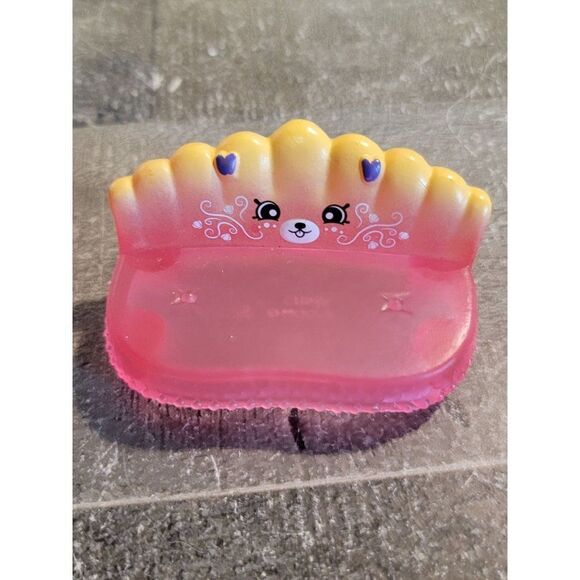 Moose pink yellow bear couch doll accessory toy figure - Picture 1 of 4